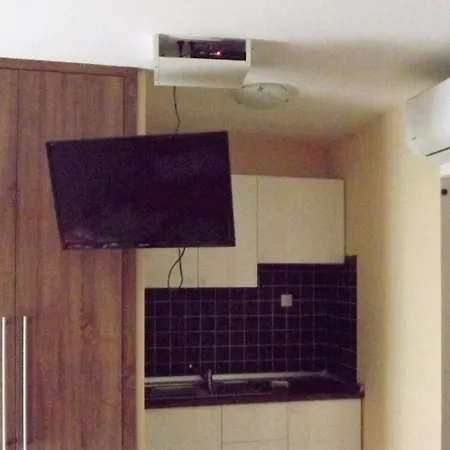 Apartment 6 *